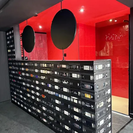 Les Coulisses - Cinema Prive & Jeu De Piste A 2 Apartament